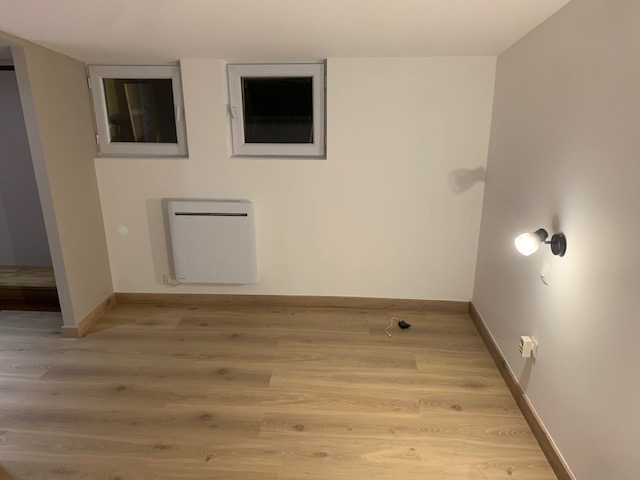 chambre-rénovation-aménagement-libourne-coutras-saintdenisdepile-peinture-plâtrerie-parquet-sol-dressing-étagère-penderie